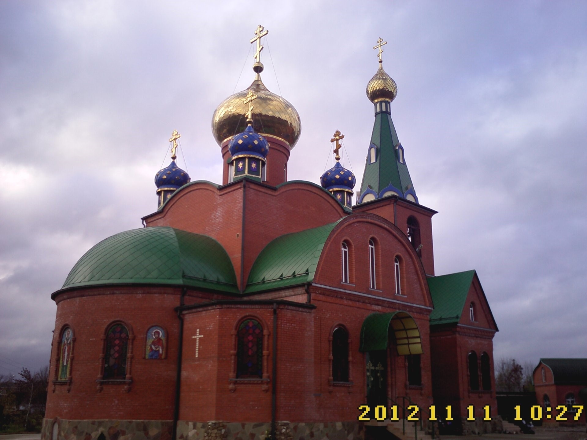 Пгт краснодарский. Храм Рождества Пресвятой Богородицы Абинский район. Поселок Ахтырский Краснодарский край храм. Ахтырский храм Рождества Пресвятой Богородицы. Храм Рождества Пресвятой Богородицы в Ахтырском Абинский.